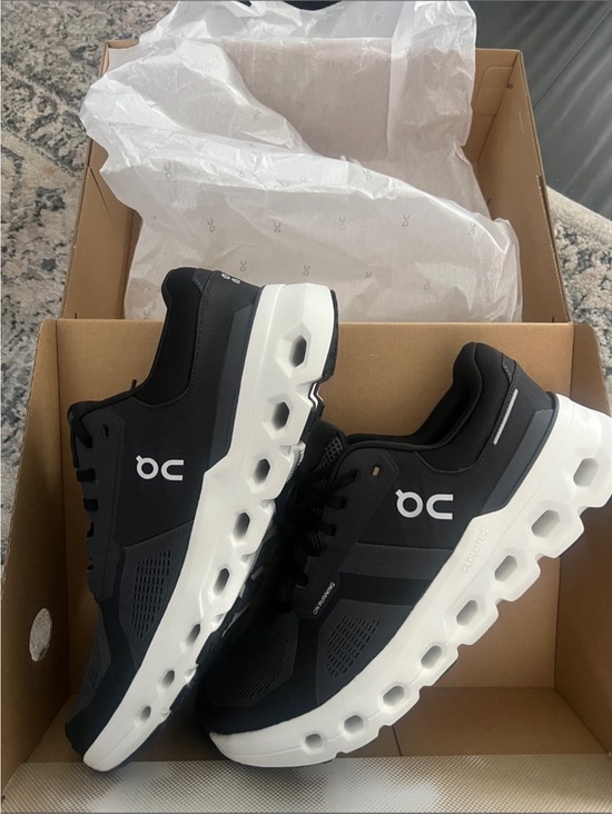 Cloudrunner 2
in Eclipse / Black
by On Running